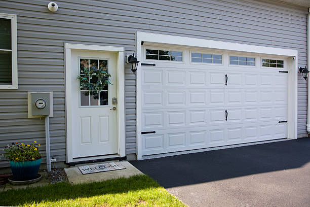 24/7 Emergency Garage Door Panel Replacement experts in Richmond, MN